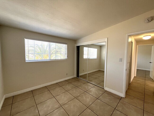 Building Photo - HBA1515
