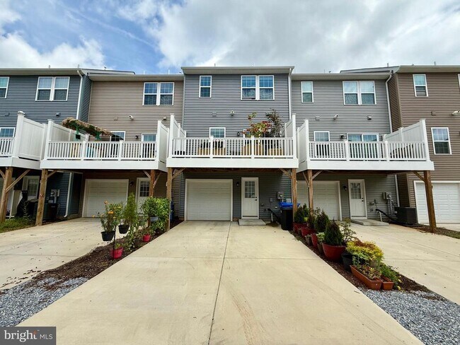 Building Photo - 70 Caswell Dr