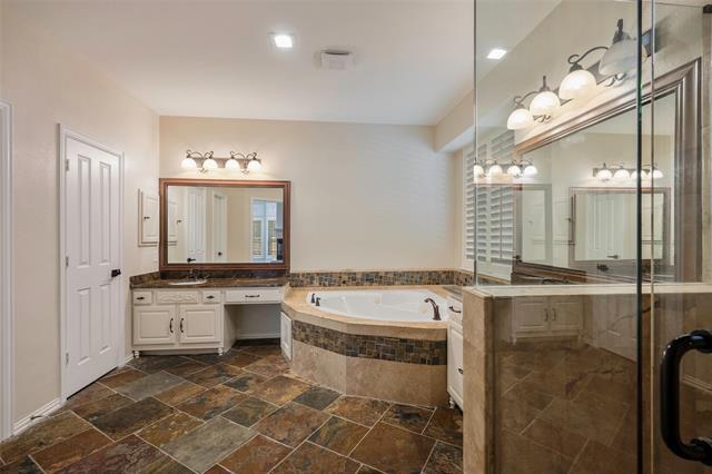Building Photo - 2912 Meadow Glen Dr