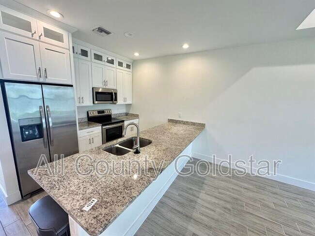 Building Photo - 3924 San Rocco Dr