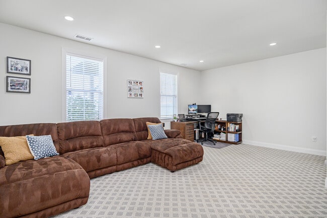 Building Photo - 159 Brentwood Cir