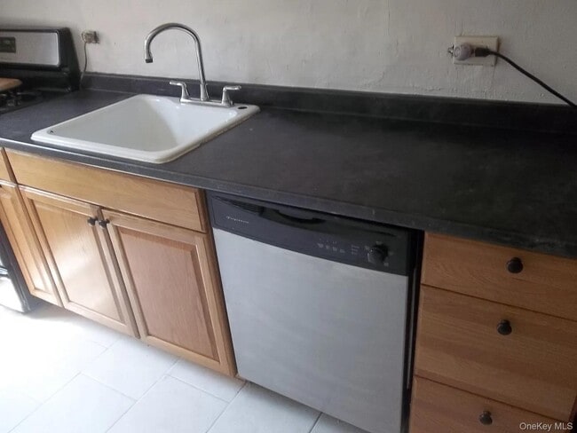 Building Photo - 3310 Avenue H