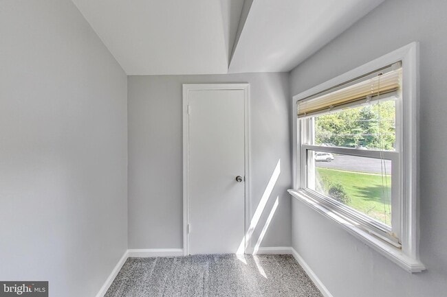 Building Photo - 6641 Barrett Rd