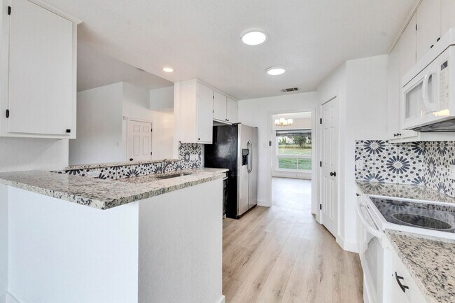 Building Photo - 451 Co Rd 276