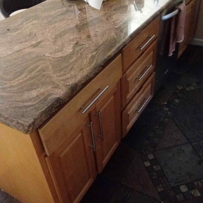 KIT COUNTER TOP - 1834 Brandywine St