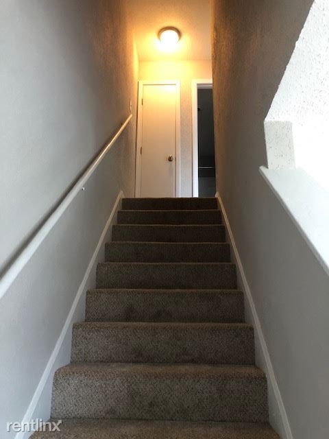 Building Photo - 2 br, 1.5 bath  - 425 Homestead St Apt G