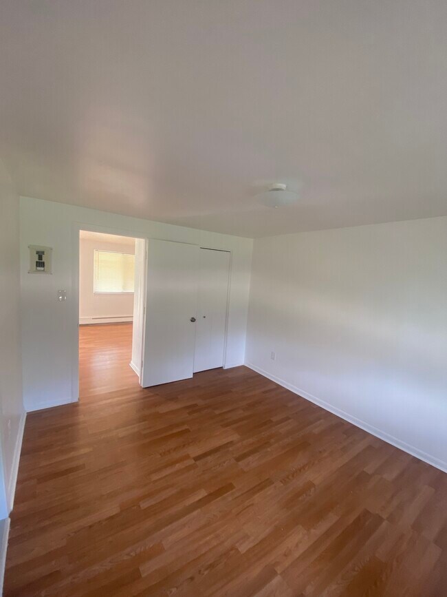 Building Photo - 1630 N Pontiac Trl