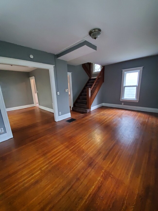 Building Photo - 95 Rosewood Terrace
