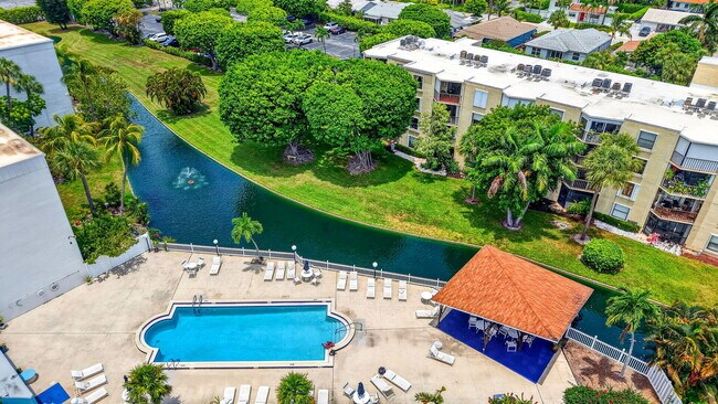 Building Photo - 200 Waterway Dr S