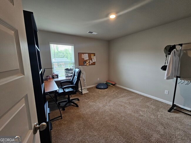 Building Photo - 52 White Spruce Wy