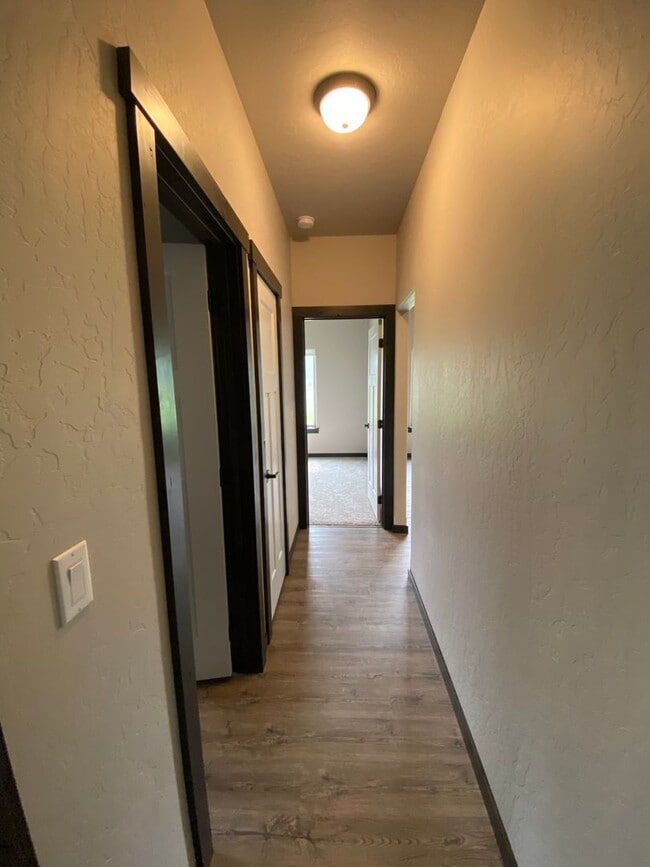 Building Photo - BLANCHARD GOLF COURSE HOME (APP#43)