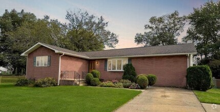 Building Photo - 24 Carl Sandburg Dr