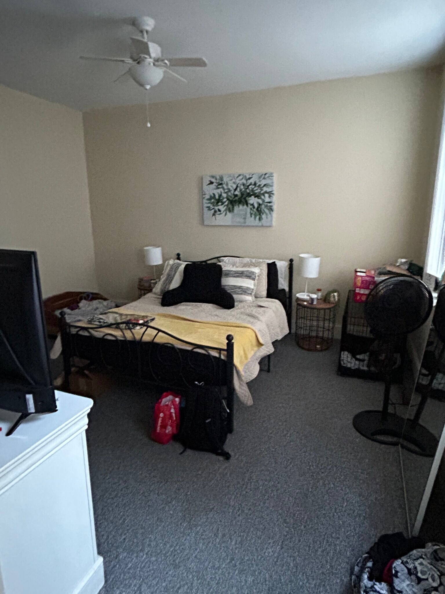 Building Photo - 2154 W Clifton Ave