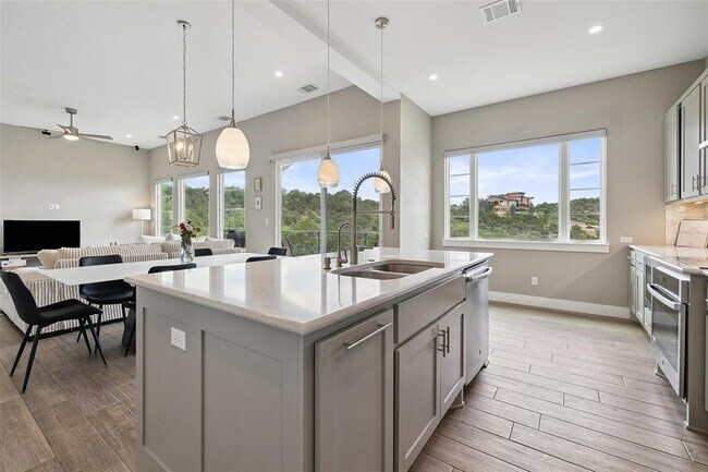 Building Photo - 201 Honey Creek Ct