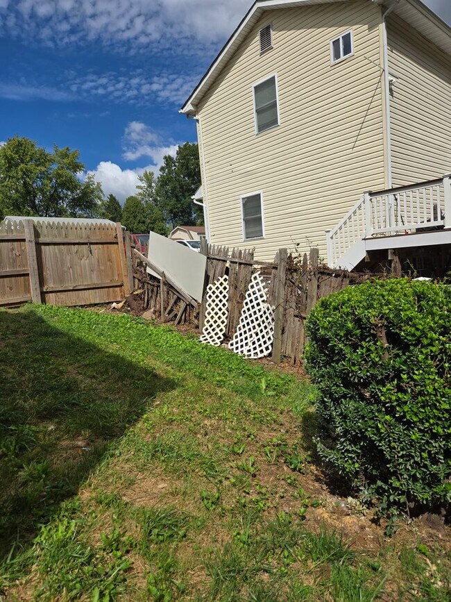 Building Photo - Single Family Home in Dale City