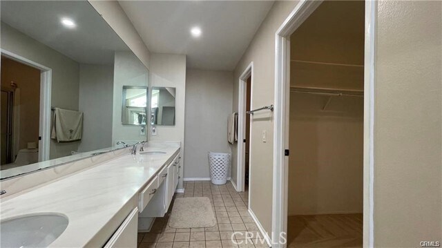 Building Photo - 24851 Oak Creek Ln