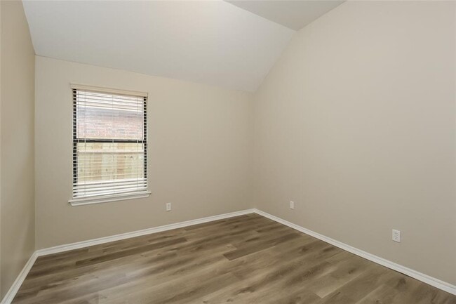 Building Photo - 1632 Hollowbrook