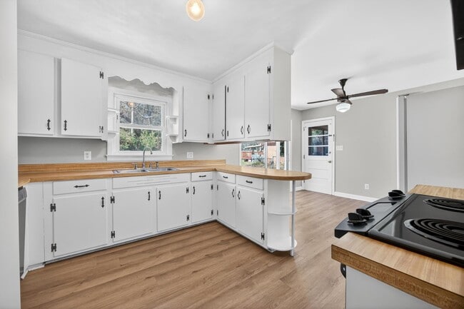 Building Photo - 1321 Briarfield Ave