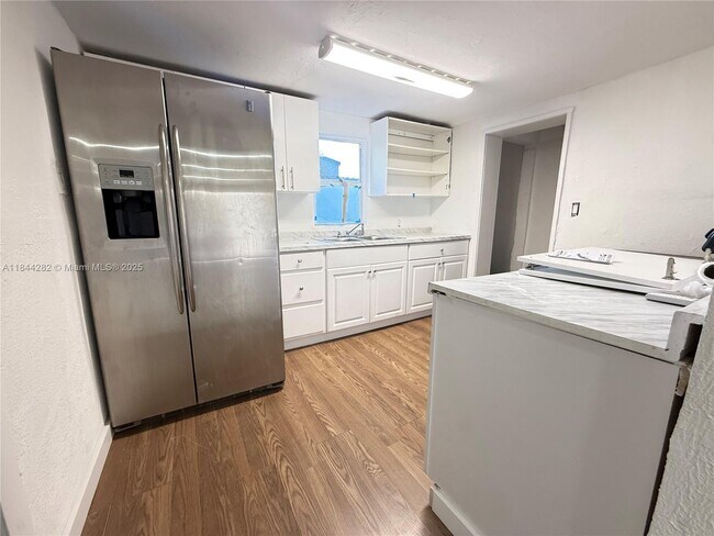 Building Photo - 3376 NW 49th St