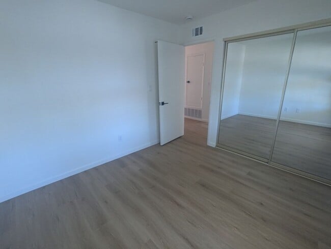 Building Photo - 3 Bedroom 2 Bathroom Single Story Home in ...