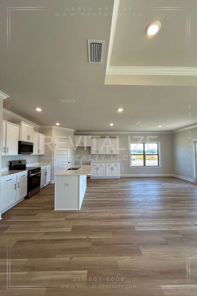 Building Photo - Brand-New 5BR Fairhope Home on Corner Lot with Garage