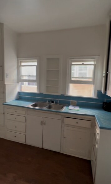 Building Photo - 2006 N Commonwealth Ave