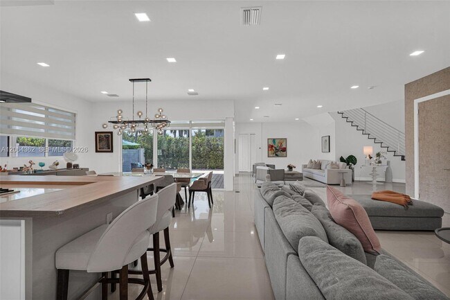Building Photo - 7509 NW 99th Ave