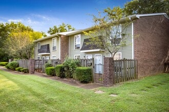 Building Photo - Spacious 1 Bedroom, 1.5 Bath Townhouse – Minutes from Nashville