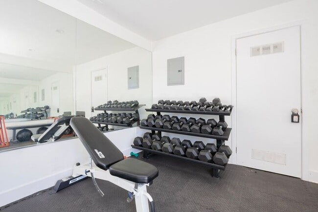 Building Photo - 5807 Laurel Canyon Blvd