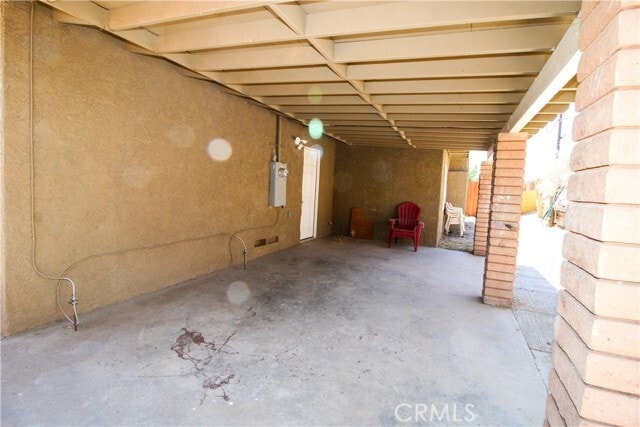 Building Photo - 660 Elm Dr