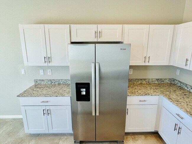 Building Photo - 4 Bd, 3 Bth, Newer Home, Granite Countertops and Entertainer’s Dream!