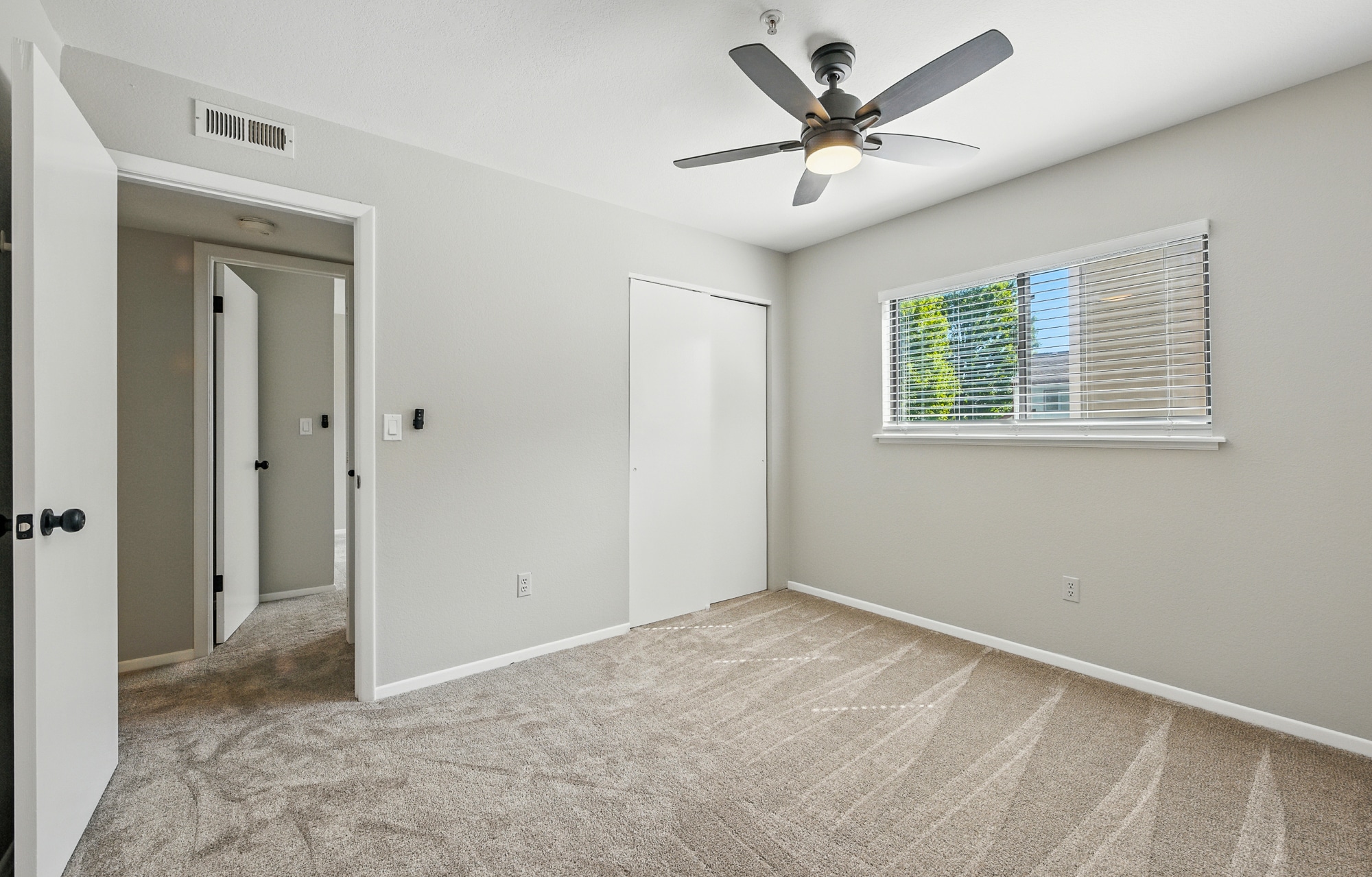 Building Photo - 5530 Stonewall Pl