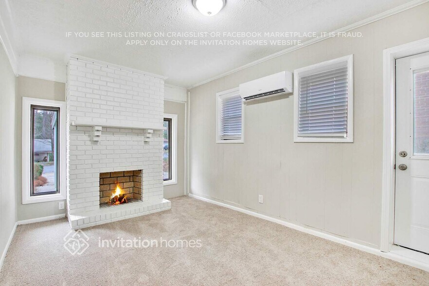 Building Photo - 4596 Sahara Dr SW