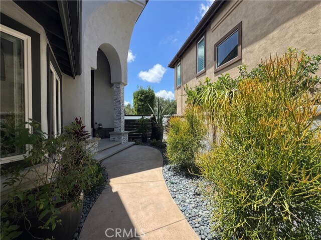 Building Photo - 27190 S Ridge Dr