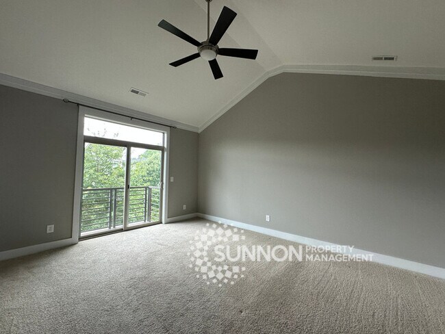 Building Photo - Beautiful 3-Story Townhome in the Heart of the Arts District