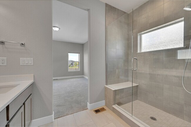 Building Photo - $2,425 - 3 beds, 2 baths, Updated home in ...