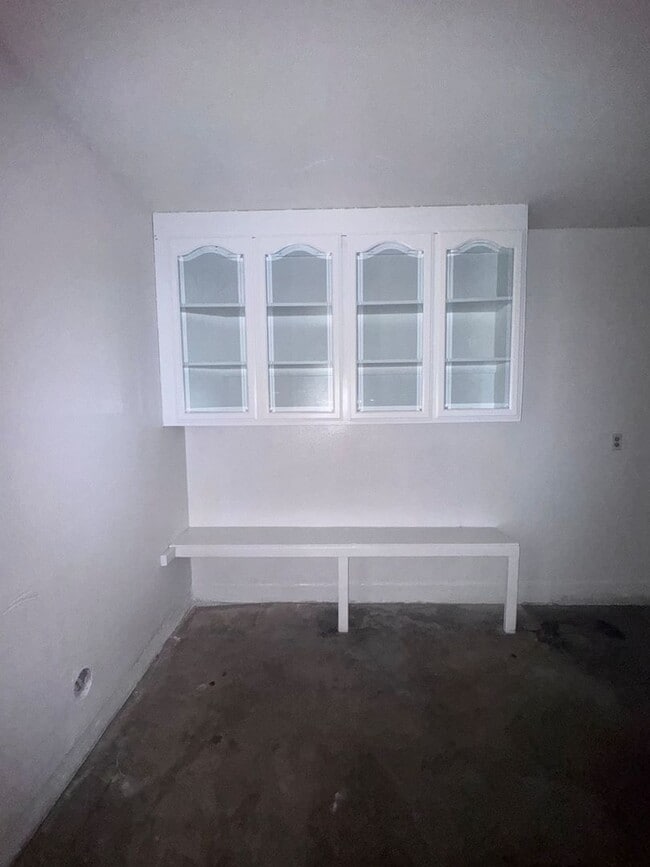 Building Photo - Spacious Home in Huntington Park HOA Commu...