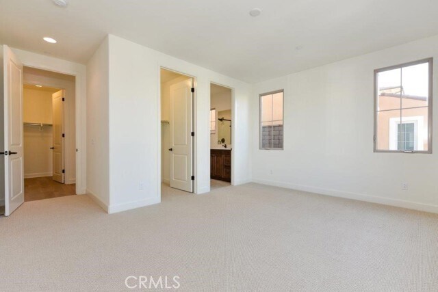 Building Photo - 8 Last Bloom