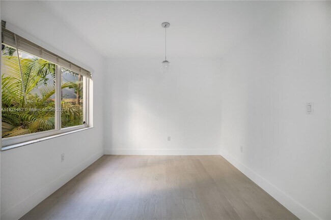Building Photo - 2918 Bird Ave