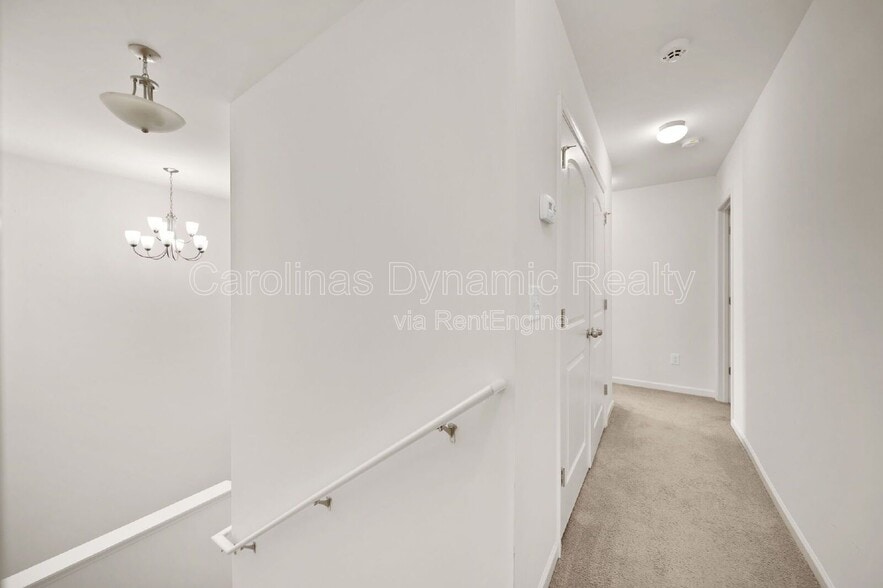 Building Photo - 1025 Newfound Hollow Dr