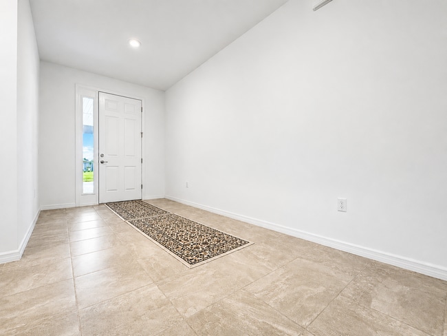 Building Photo - Experience modern & expansive living in this corner-lot 5Bedrooms/3.5Bath home at Ocala!