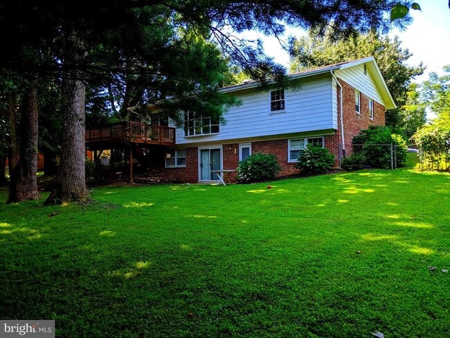Building Photo - 8702 Thunderbird Ct