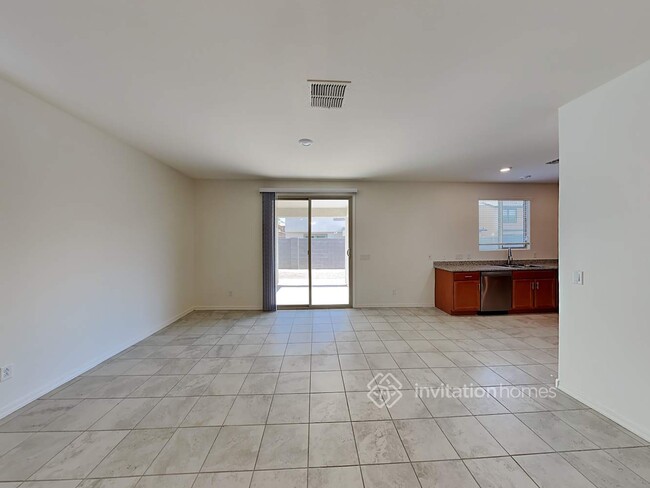 Building Photo - 40622 W Helen Ct