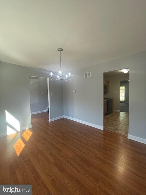 Building Photo - 1704 Barnaby St