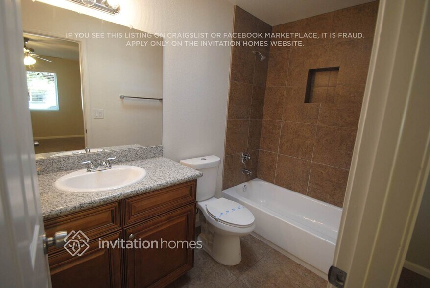 Building Photo - 7501 W Whitton Ave