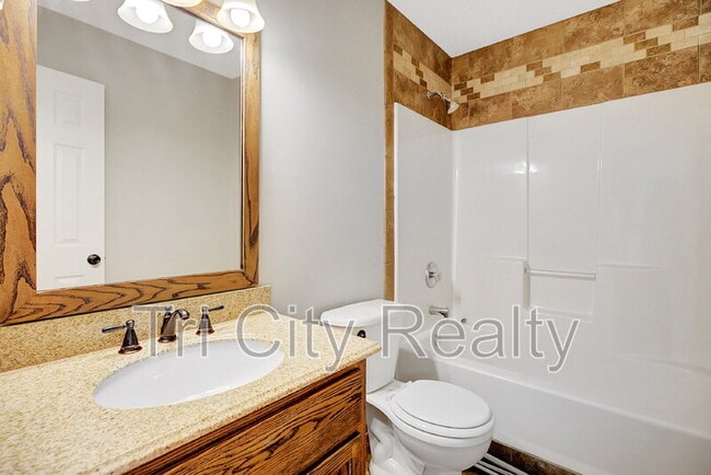 Building Photo - 75 Rock Mill Ct
