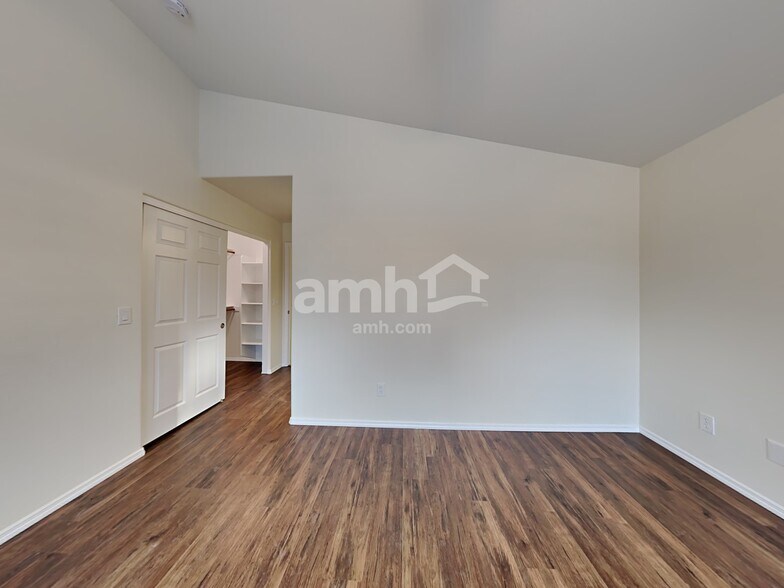 Building Photo - 16210 W Tasha Dr