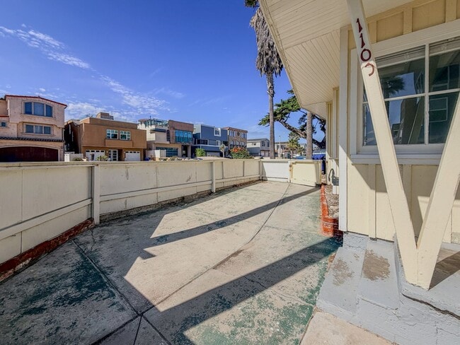 Building Photo - 2 Bed 1 Bath Beach House | Inboard | Silve...