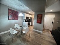 Building Photo - 950 Seven Hills Dr