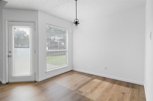 Building Photo - 3944 Willowbend Dr